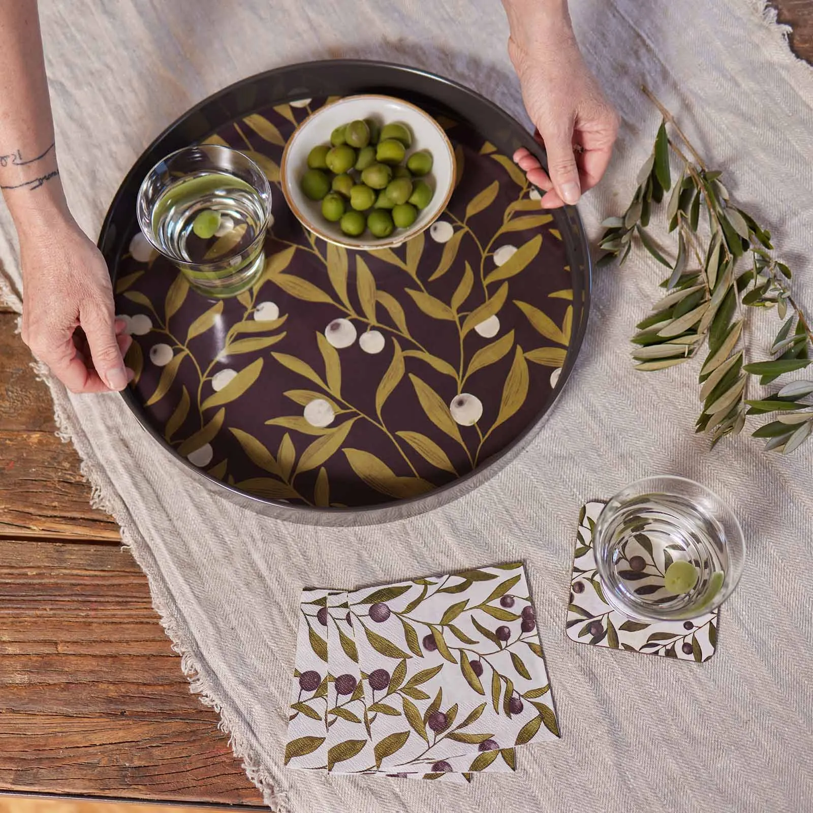 Olive Time 15 Inch Round Tray